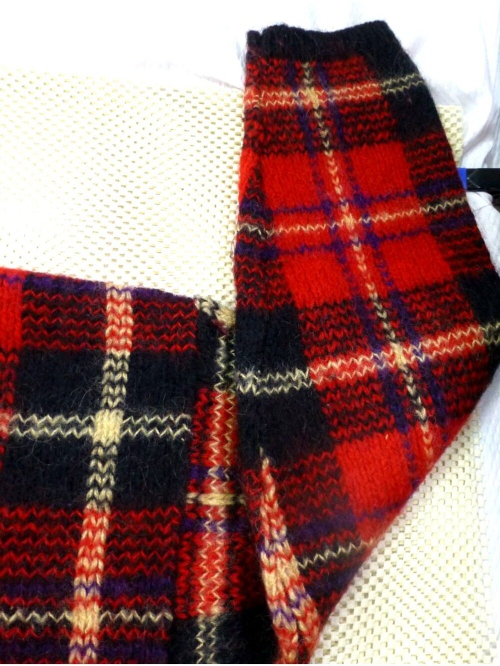 VTG Paul Harris Design Red & Black Plaid Mohair Blend Sweater L Retro Style - Picture 3 of 9